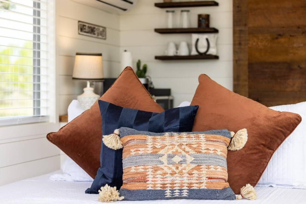New The Perry Cozy Container Home เฟรเดอริกส์เบิร์ก ภายนอก รูปภาพ