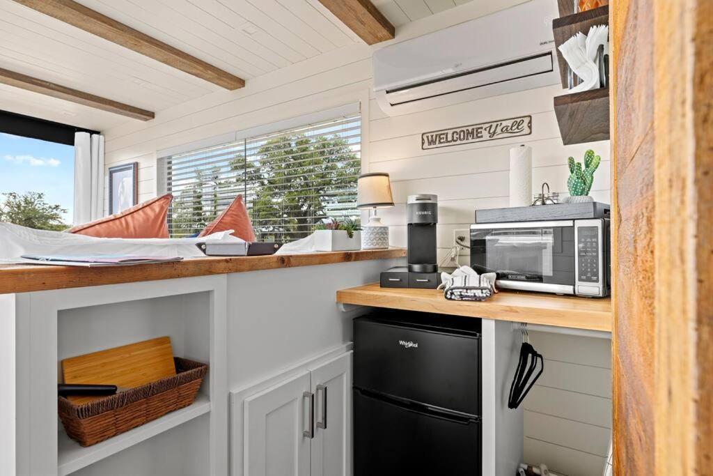 New The Perry Cozy Container Home เฟรเดอริกส์เบิร์ก ภายนอก รูปภาพ