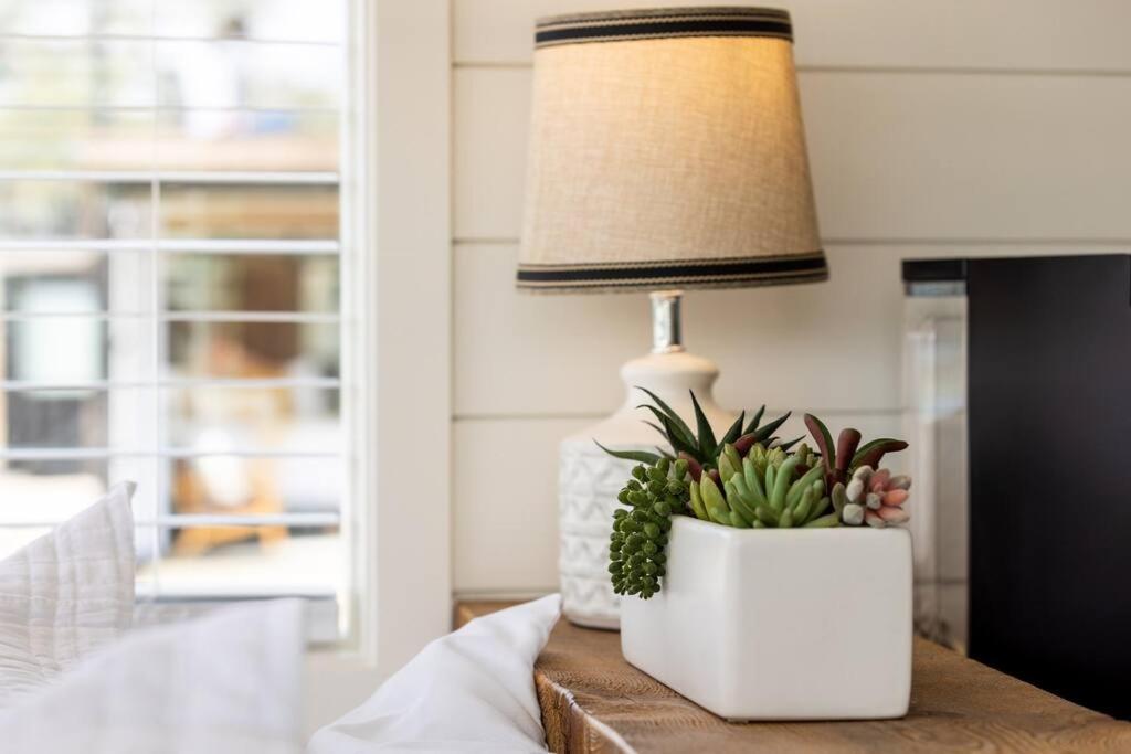 New The Perry Cozy Container Home เฟรเดอริกส์เบิร์ก ภายนอก รูปภาพ